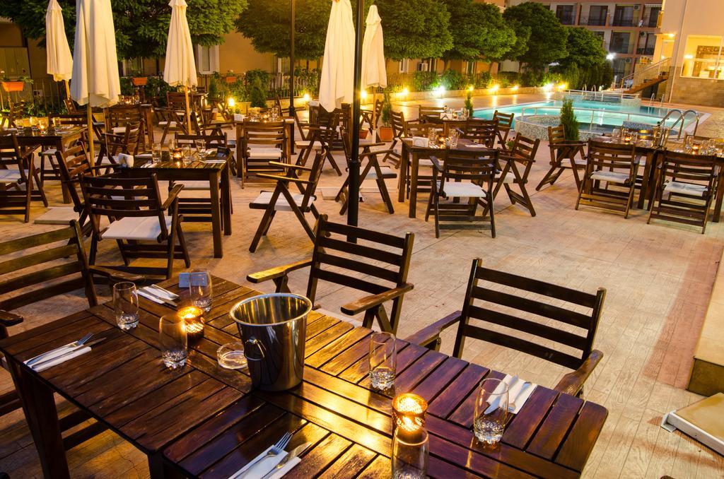 Tropics Hotel Sveti Vlas Exterior foto