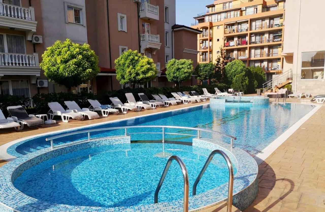 Tropics Hotel Sveti Vlas Exterior foto